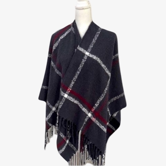 Women’s Shawl Wrap with Fringe in Plaid Design One Size New! - Picture 9 of 9